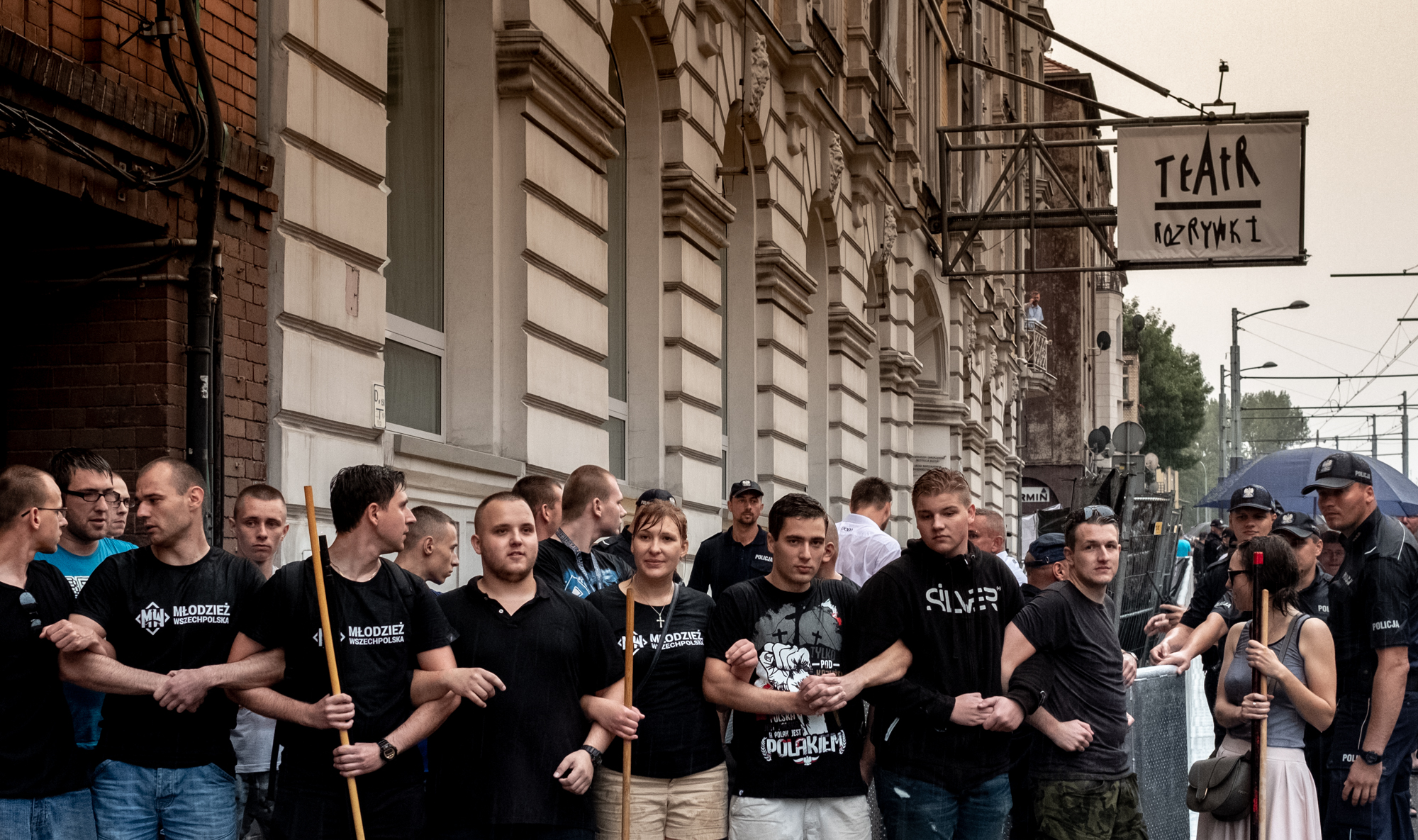 CHORZÓW "KLĄTWA" PROTEST PRZED TEATREM ROZRYWKI